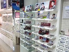 -诺柯视眼镜-蔡司依视路官方工厂店(淞南一店)