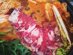 部队锅-MI WU FACTORY米屋美食工厂餐厅(绿地店)