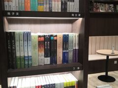 -钟书阁(群光广场店)