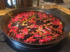 麻辣红汤锅底微辣-纸盐河码头火锅(十八梯店)