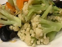 炝拌菜花-东四民芳餐厅(世茂工三店)