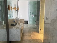 -上海虹桥西郊假日酒店