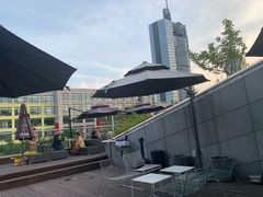 -UNI UNI(环亚凯瑟琳店)