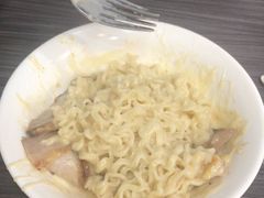 猪颈肉芝士捞公仔面-新记餐厅(香槟大厦店)