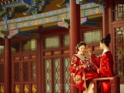点击看大图 -挪娅婚纱摄影皇家会所