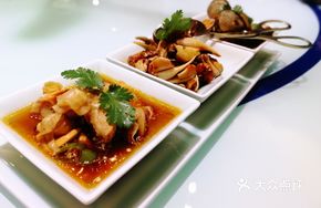 Sauce-Combined Small Seafood