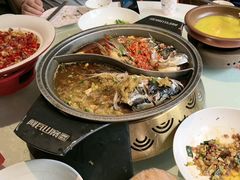 -阿瓦山寨·湘菜现炒·剁椒鱼头王(咸阳总店)