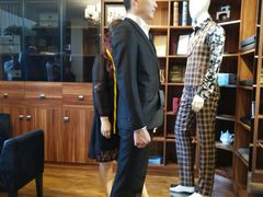 正在量尺寸-宇翔服饰(双井桥东首城国际店)