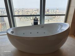 -珠海瑞吉酒店游泳池