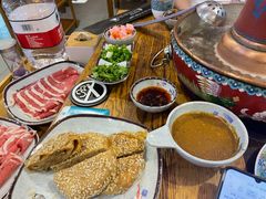 -毛辣果·贵州红酸汤牛肉火锅(西单店)