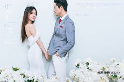 现代简约-巴黎婚纱摄影工作室