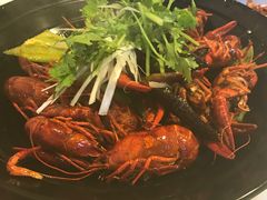 -虾弄弄海派小龙虾·牛羊蝎子火锅