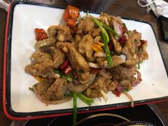 -虾弄弄海派小龙虾·牛羊蝎子火锅