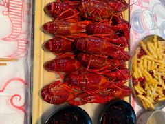 -肥肥虾庄·金牌油焖大虾(汉街SKP店)