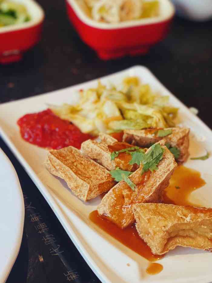 吴记鲜定味(吴中路店)-"服务非常好~ 鸭血也很赞! 不过份量实在.