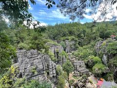 -梭布垭石林景区