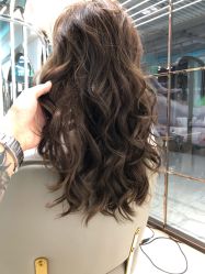 -BULB STUDIO 巴柏明星发型工作室