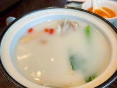 秧草奶汤小巴鱼-镇江苏宁万豪酒店-苏筵中餐厅