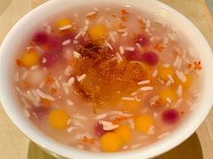 桂花桃胶酒酿圆子-弄堂小笼包(西青中北永旺购物中心店)