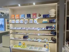 -视野联行眼镜·蔡司·尼康·豪雅·依视路(青浦宝龙店)