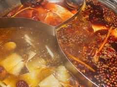 -老房老舍重庆火锅(假日城市店)