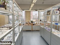 -无奔眼镜·蔡司·依视路授权店(朝阳大悦城店)