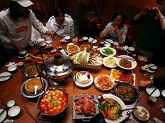 -老滇山寨•云南特色菜•地方菜•民族风情歌舞表演(金碧店)