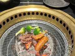 -山川小町·极番烧肉(新地假日广场店)