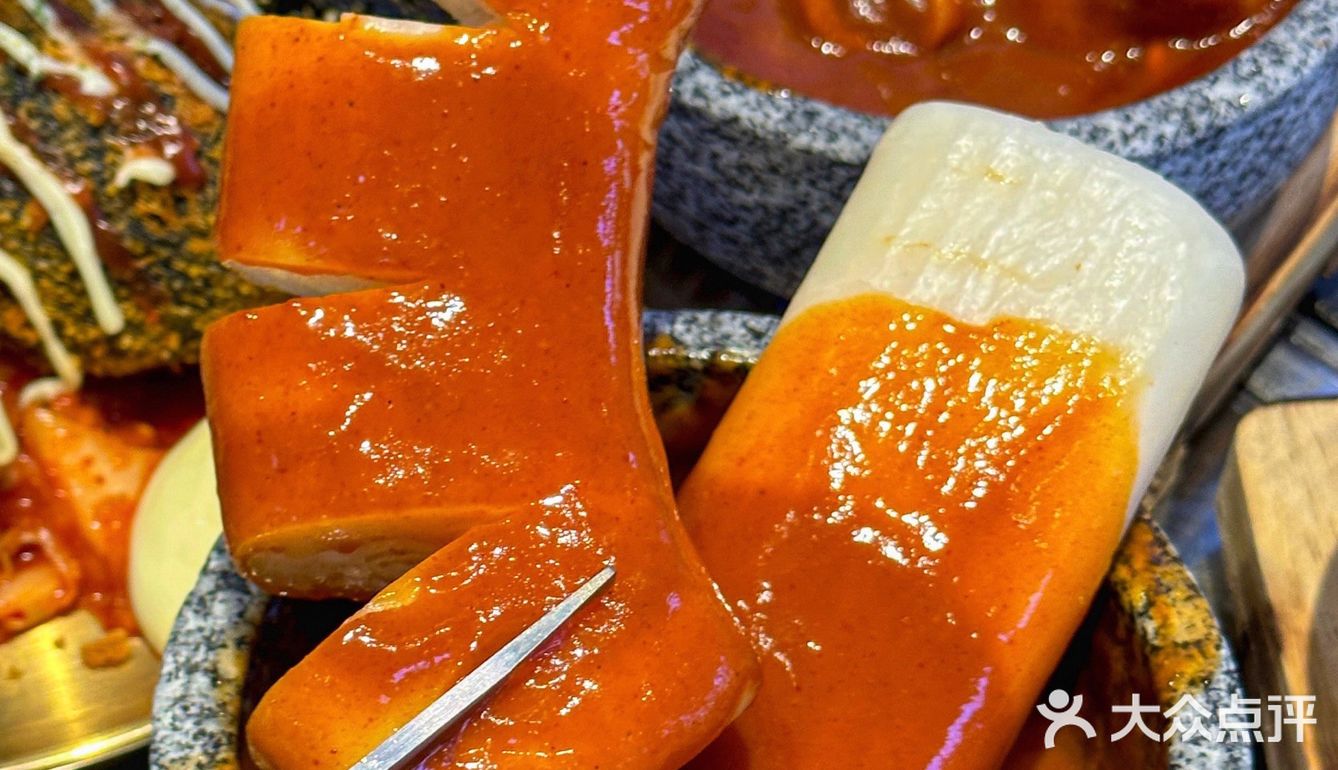 又来武汉吃胖嘟嘟的“厚切年糕”！酱汁爆多多！