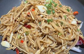 Spicy Braised Beef Tripe with Bamboo Shoots