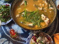 -鸡足缘·海稍鱼•野生菌火锅