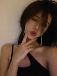 -花岐款式专研健康美甲沙龙