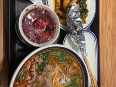 -云阿蛮云南生烫牛肉米线(奉贤路店)