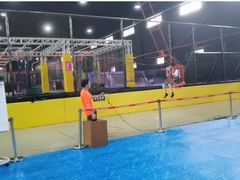 -嘿哟动霸CHUA·新潮玩运动娱乐中心·蹦床滑冰团建乐园