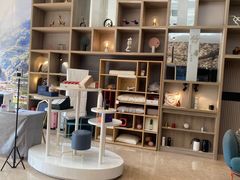 -西安大雁塔科技大学地铁站亚朵酒店