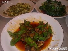 辣鸡丁+酸辣豆角+油闷蔬菜-小巴辣子川湘菜餐厅(星游城店)