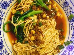 -渝之汇牛肉豌杂面