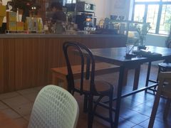 -彳亍咖啡·这里(水湾路店)