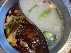 -东巴婆婆云南鱼豆花火锅(大东门店)