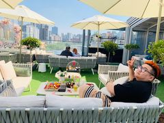 -The ROOF (通盈中心店)