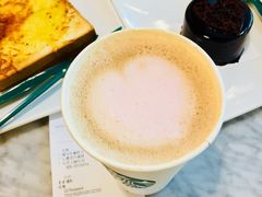 遇见你草莓风味拿铁-星巴克臻选(广州沙面店)