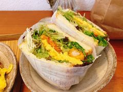 营养滑蛋炸虾三明治-Ginko银子(青龙街店)