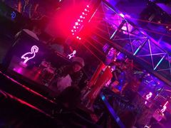-UP嘻哈酒吧(粉巢店)