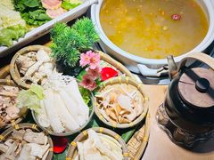 -菌彩云南野生菌火锅(万达广场店)