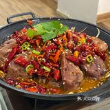 和草莓妹在附近探店「醋六样」