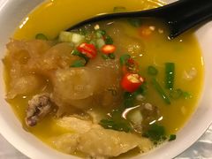 -鲜入围煮花胶鸡海鲜火锅