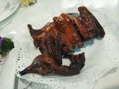 招牌黑椒脆皮鸽-光头老板·本帮菜