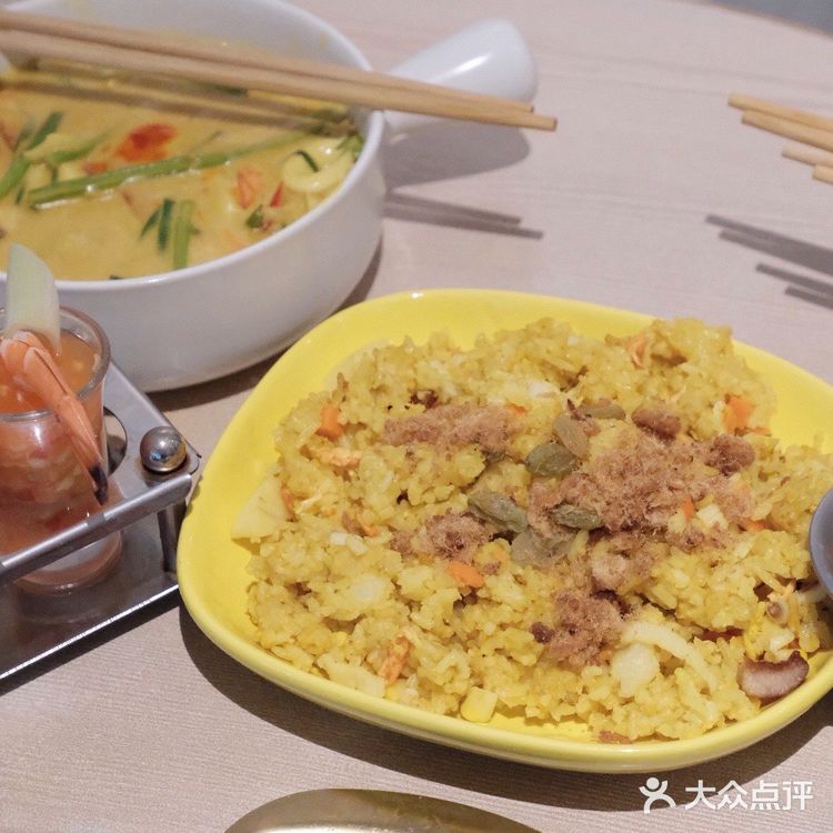 厦门新晋平价泰国餐厅|奶油ins风音乐厨房