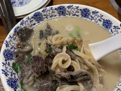 -老天桥酱肉烧饼夹肘子(天桥店)