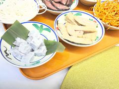 -刘姐啤酒鱼民族演艺餐厅(西街总店)